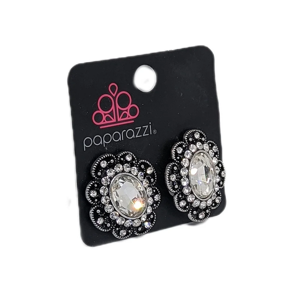 🙋 10/$20. Paparazzi Silver Tone Clip-on Earrings w/ Rhinestone